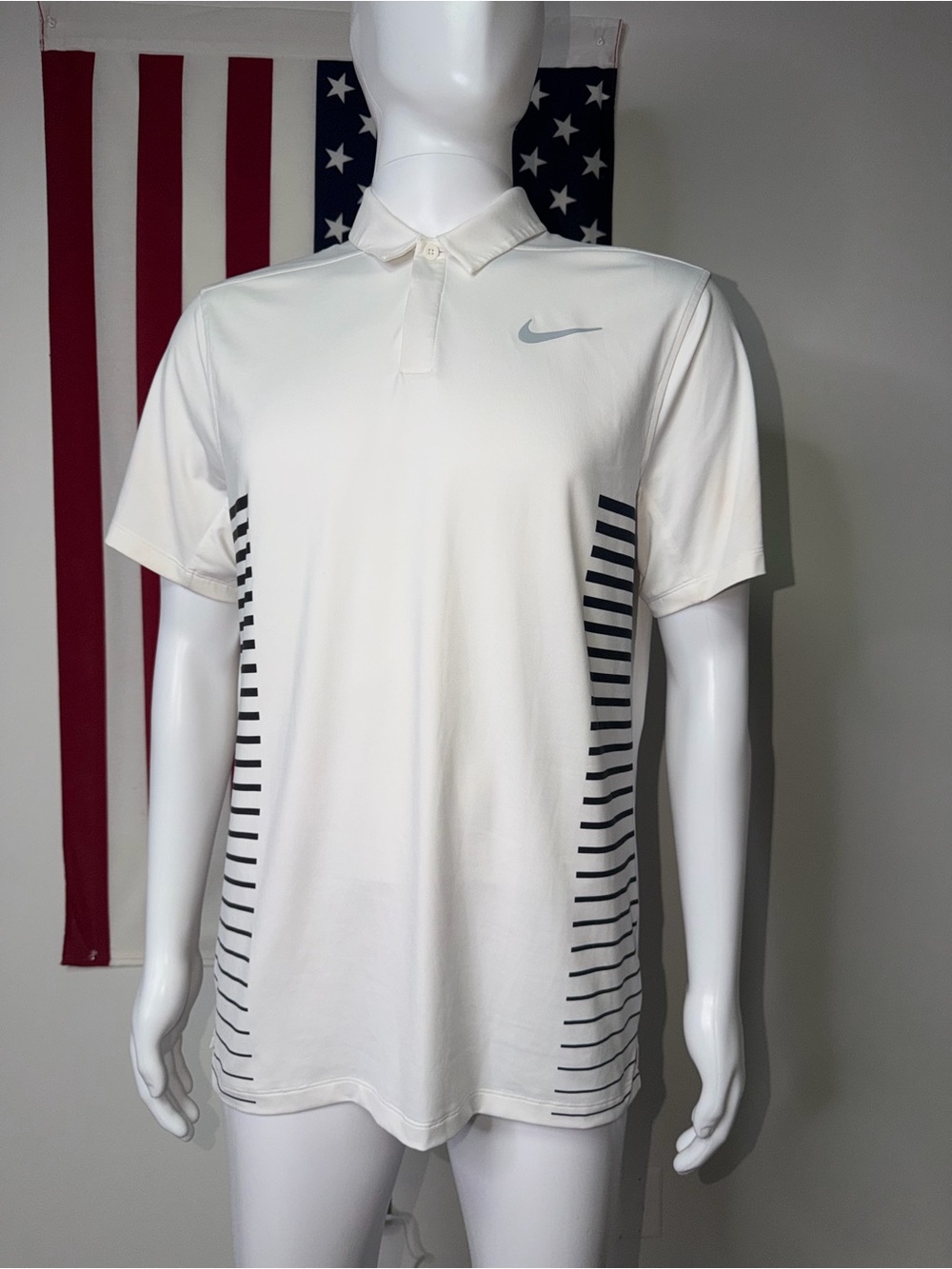 Nike Men’s White Short-Sleeve Polo Shirt